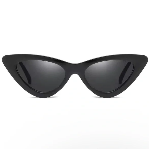Hot! Black Cat Eye Fashion Sunglasses - Picture 3 of 3